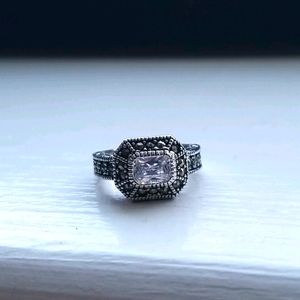 Cocktail ring
